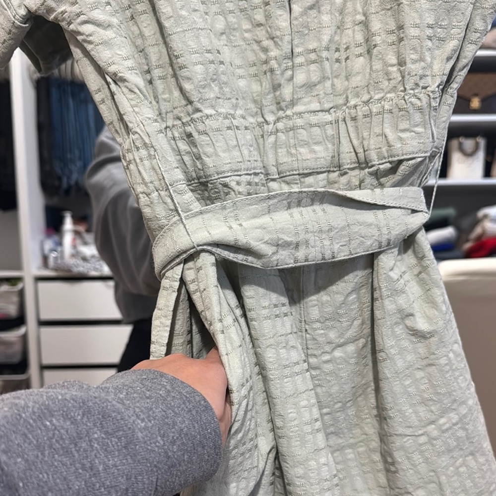 Green Textured Button-Up Romper - Picture 4 of 6